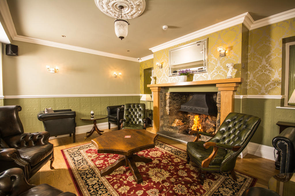 The Chainbridge Hotel Llangollen Extérieur photo