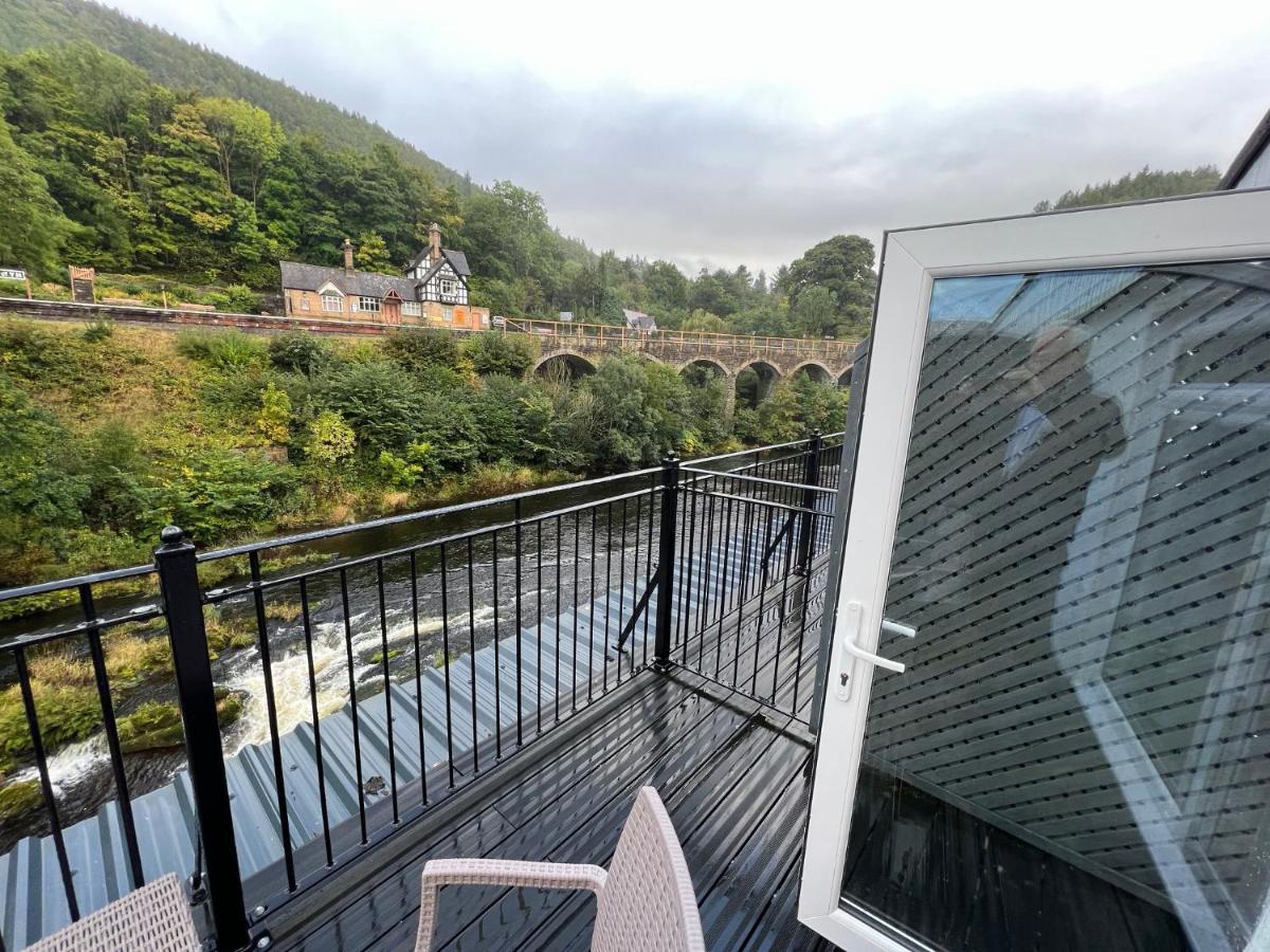 The Chainbridge Hotel Llangollen Extérieur photo