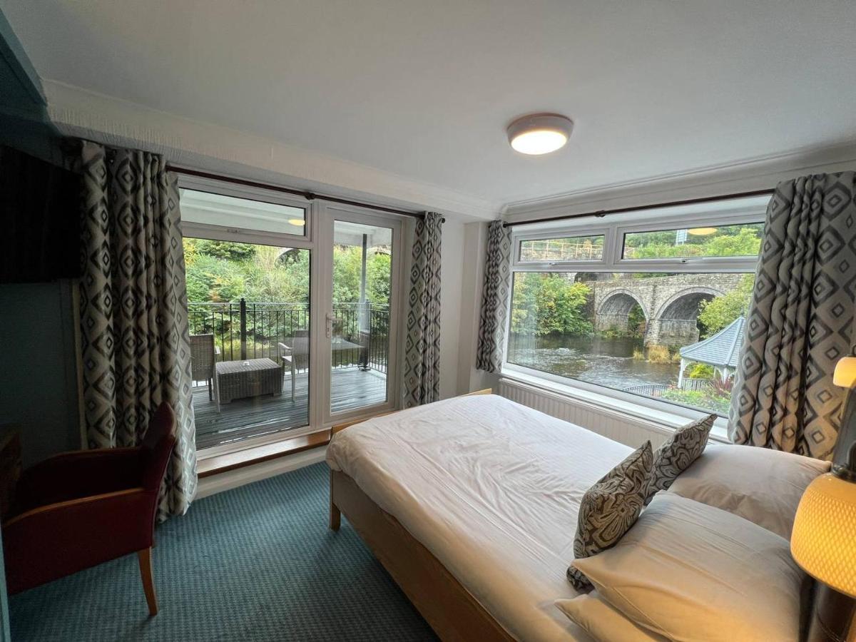 The Chainbridge Hotel Llangollen Extérieur photo
