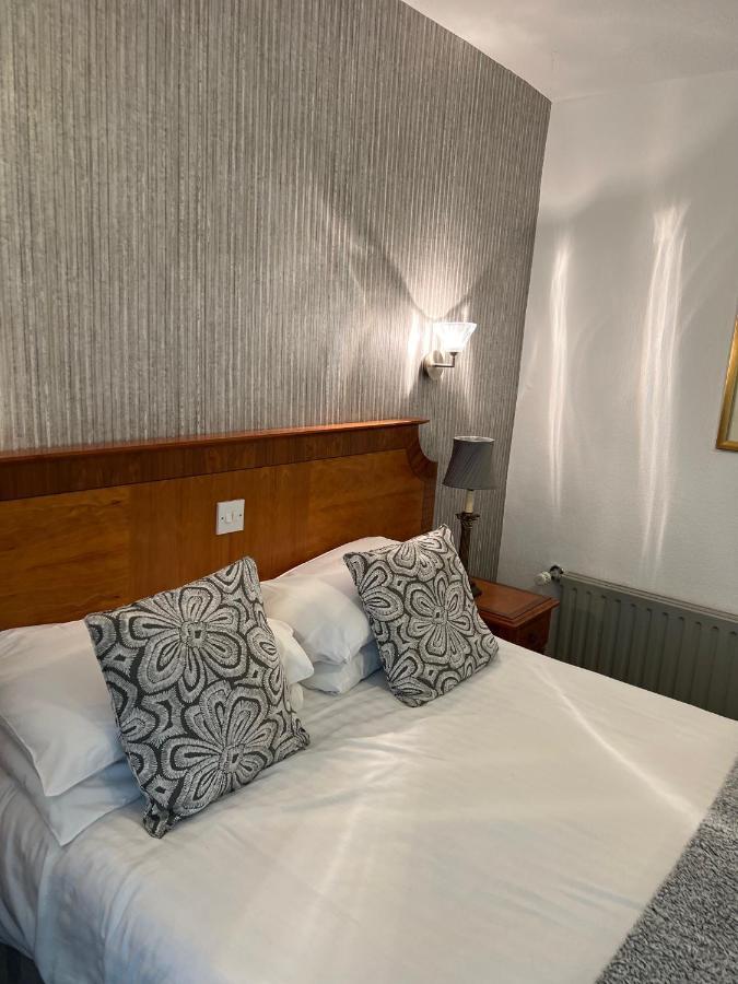 The Chainbridge Hotel Llangollen Extérieur photo