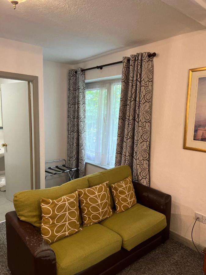 The Chainbridge Hotel Llangollen Extérieur photo