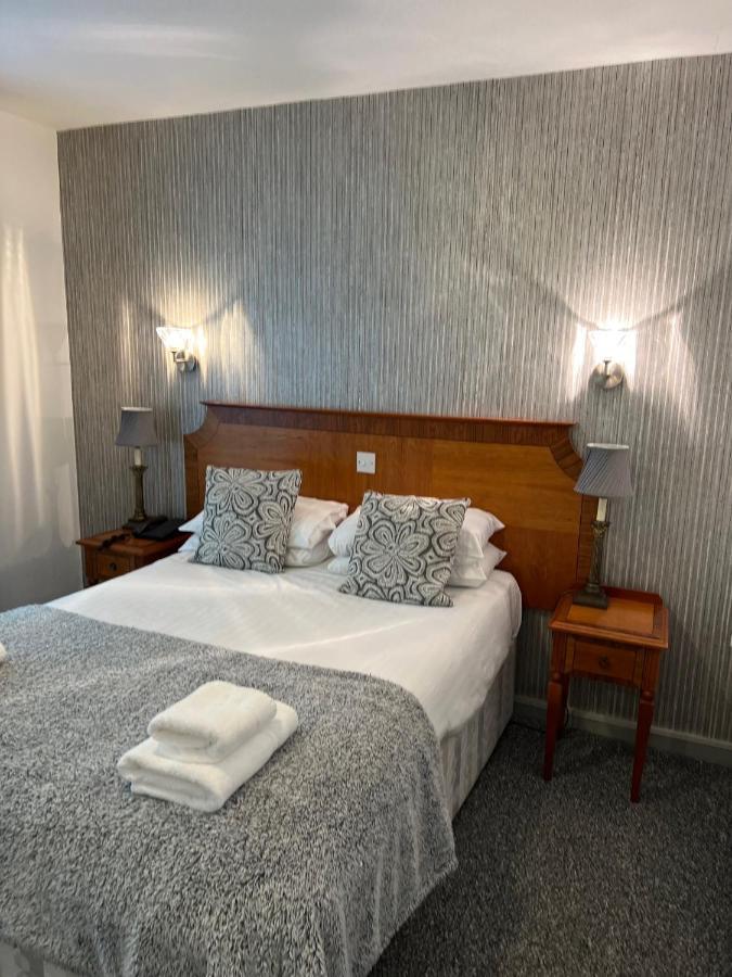 The Chainbridge Hotel Llangollen Extérieur photo