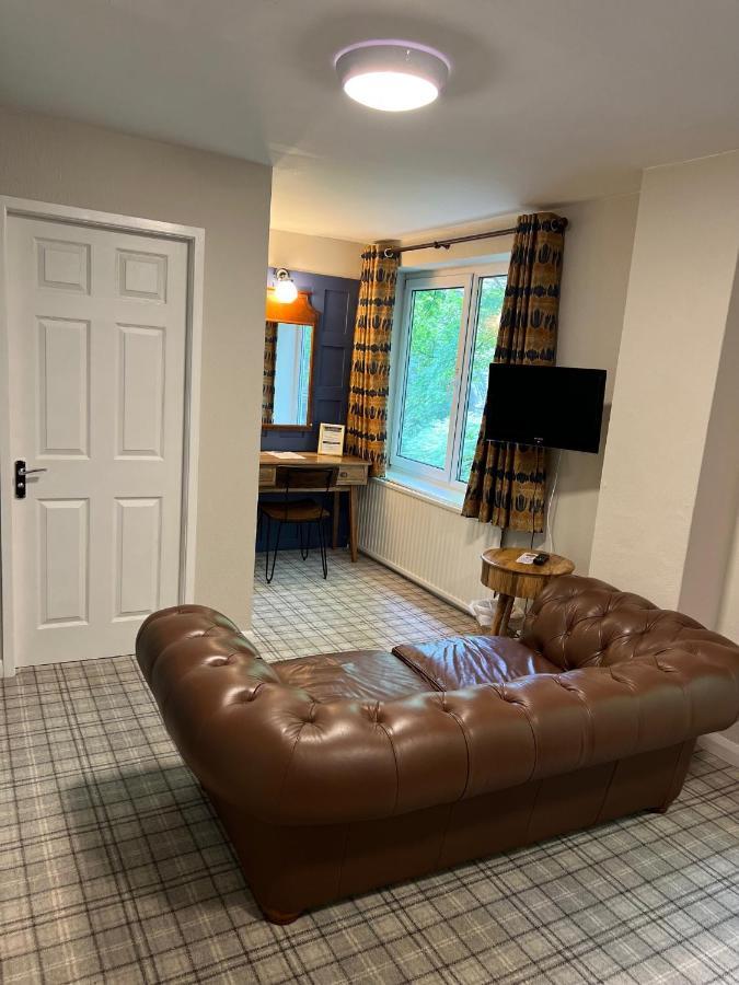 The Chainbridge Hotel Llangollen Extérieur photo