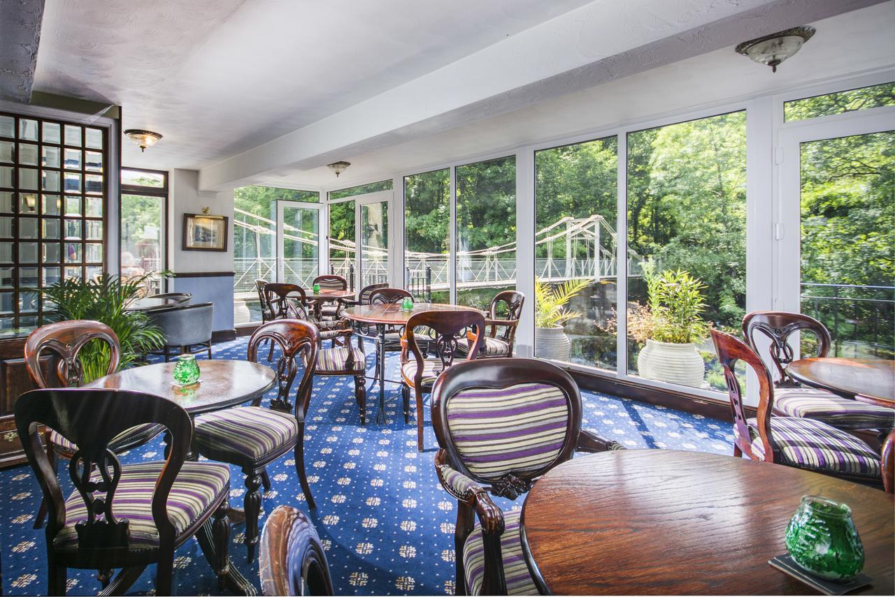 The Chainbridge Hotel Llangollen Extérieur photo