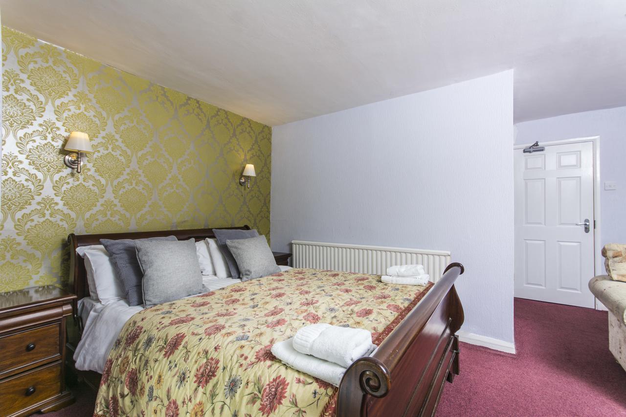 The Chainbridge Hotel Llangollen Extérieur photo